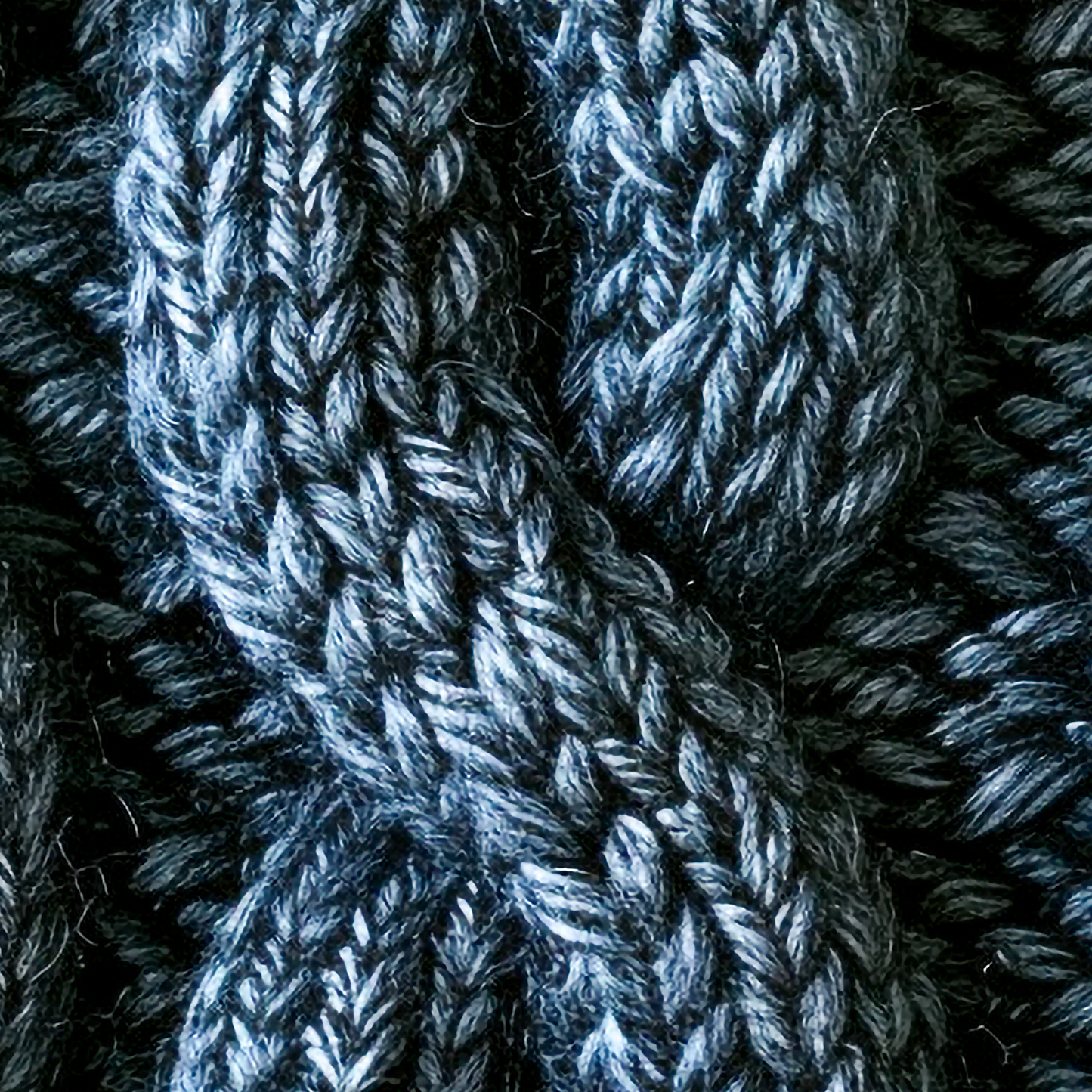 Faux Cable Knit Wrapping Paper – Cozy Sweater Gift Wrap for Holidays, Rustic Winter Packaging