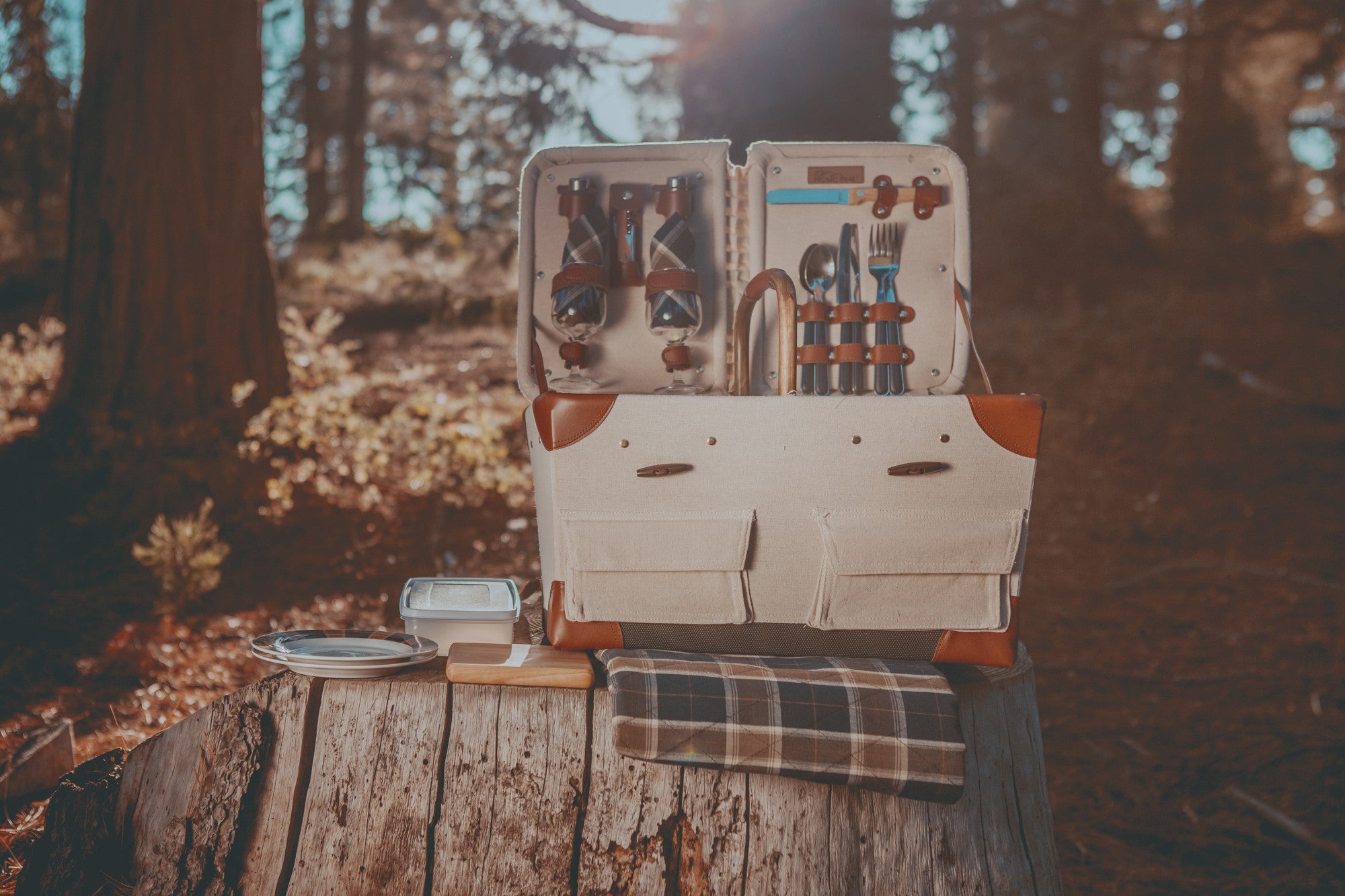 Pioneer Picnic Basket