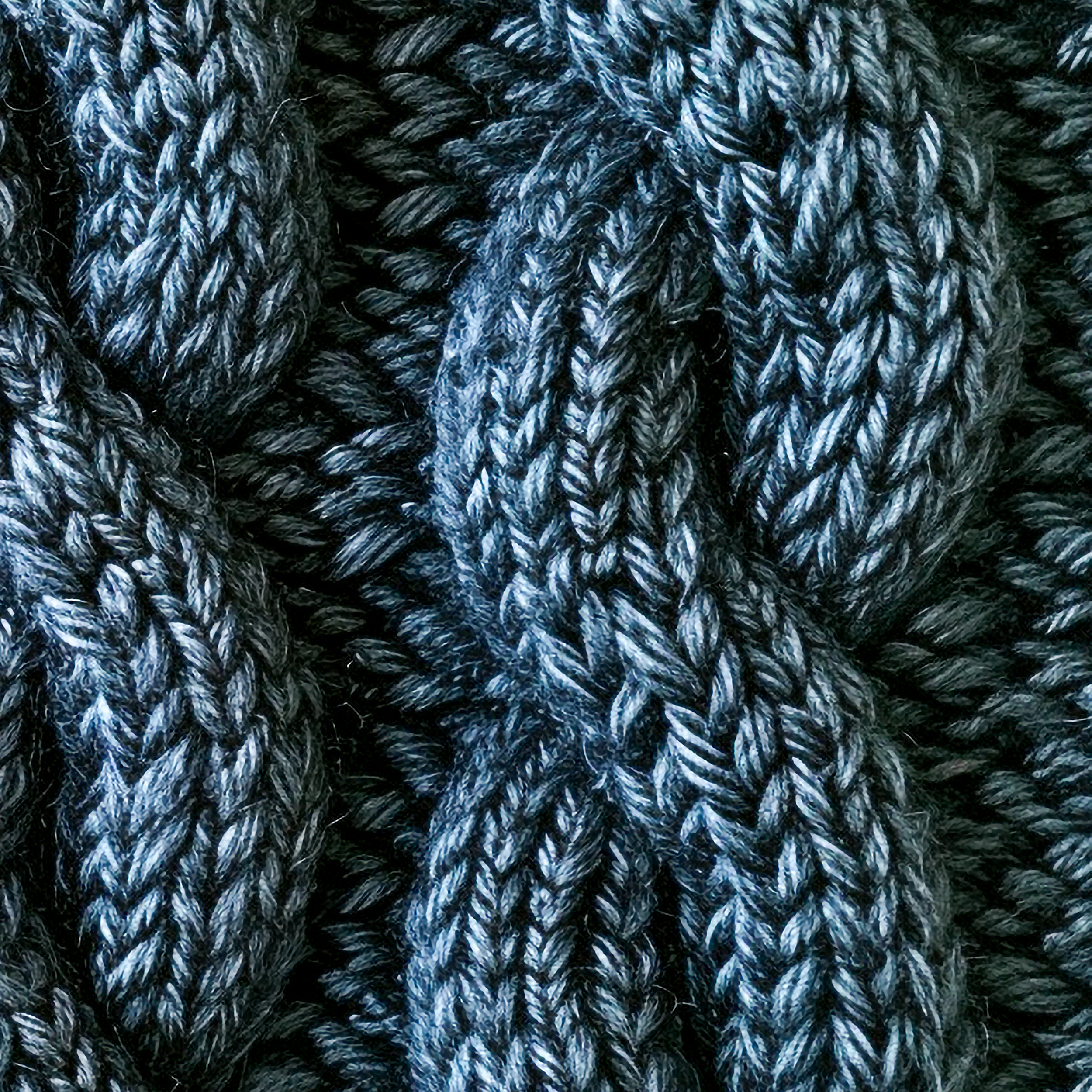 Faux Cable Knit Wrapping Paper – Cozy Sweater Gift Wrap for Holidays, Rustic Winter Packaging