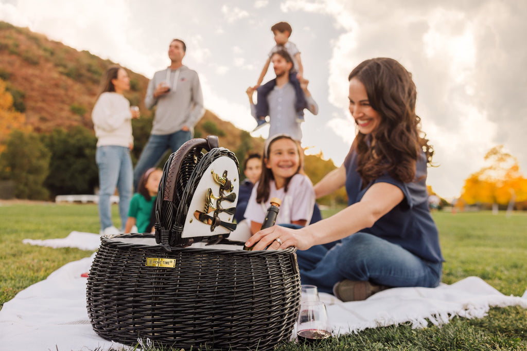 Evening Picnic Basket with Service for Two